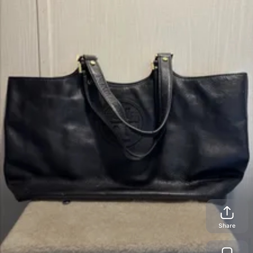 Tory Burch Black Tote Bag Spacious Durable Design